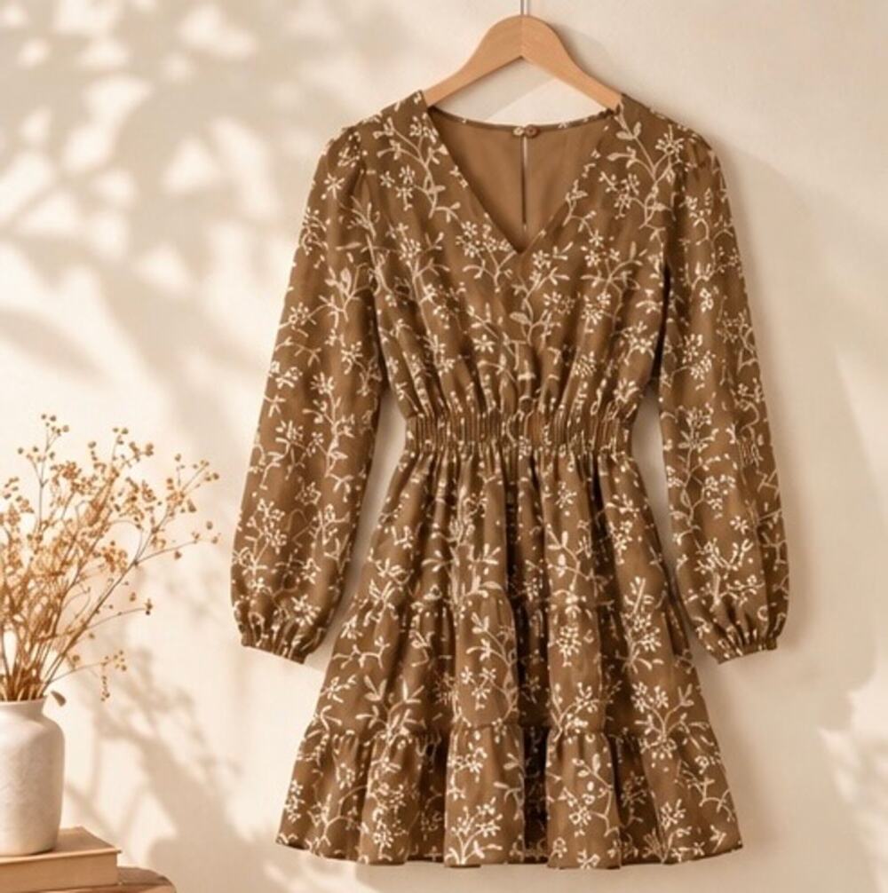 Hayden LA Notch Detail Floral Embroidered Mini Dress Size 4/6 NWT